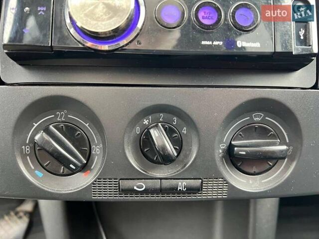 Серый Шкода Фабия, объемом двигателя 1.2 л и пробегом 243 тыс. км за 3390 $, фото 26 на Automoto.ua