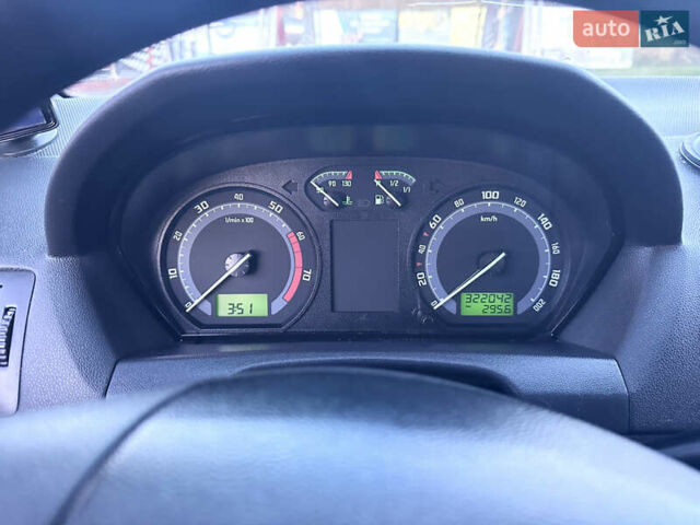 Серый Шкода Фабия, объемом двигателя 1.2 л и пробегом 320 тыс. км за 3150 $, фото 8 на Automoto.ua