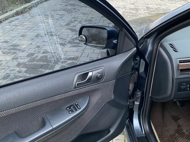 Серый Шкода Фабия, объемом двигателя 1.4 л и пробегом 293 тыс. км за 4200 $, фото 11 на Automoto.ua