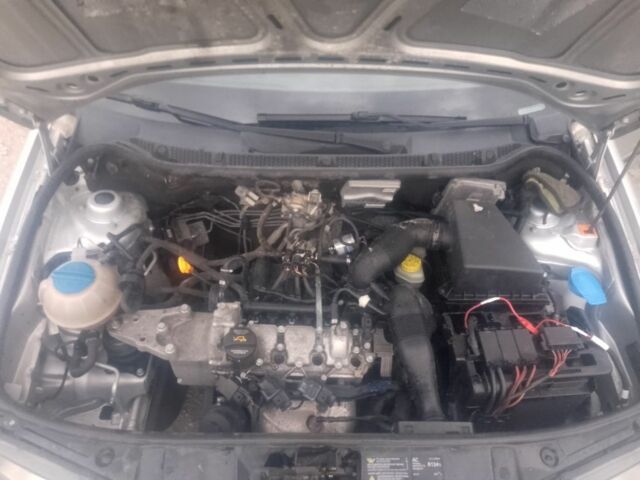 Серый Шкода Фабия, объемом двигателя 1.2 л и пробегом 250 тыс. км за 2300 $, фото 14 на Automoto.ua