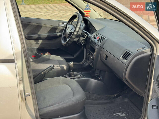 Шкода Фабія 2006 у Чернівцях на Automoto.ua Сірий Шкода Фабія, об'ємом двигуна 1.39 л та пробігом 301 тис. км за 2600 $, фото 14 на Automoto.ua