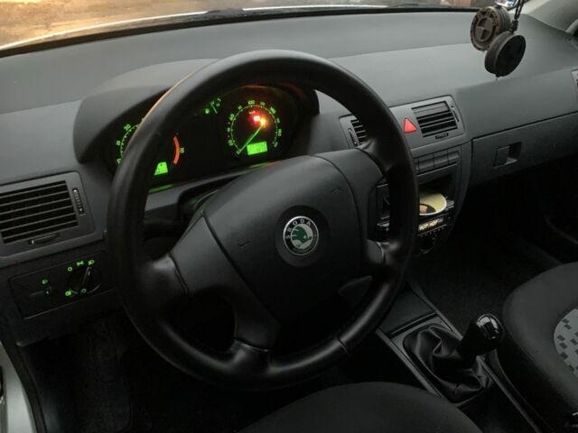 Серый Шкода Фабия, объемом двигателя 1.2 л и пробегом 178 тыс. км за 2500 $, фото 12 на Automoto.ua