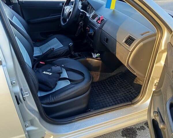 Шкода Фабия 2006 в Виннице на Automoto.ua Серый Шкода Фабия, объемом двигателя 1.2 л и пробегом 212 тыс. км за 3600 $, фото 5 на Automoto.ua