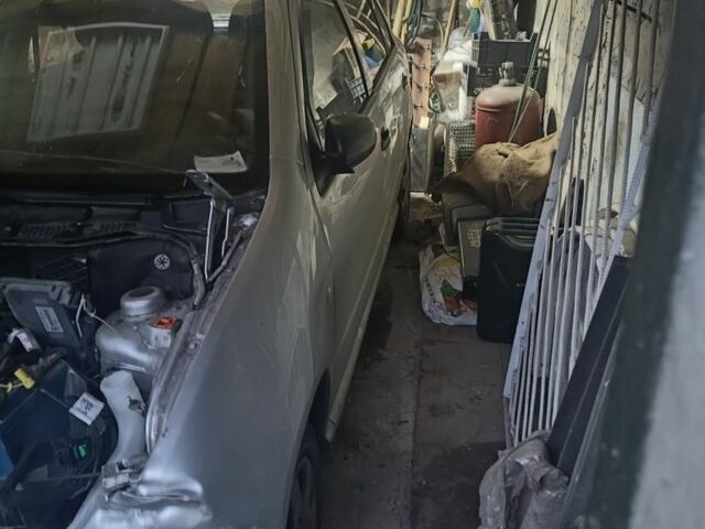 Серый Шкода Фабия, объемом двигателя 1.2 л и пробегом 178 тыс. км за 1200 $, фото 5 на Automoto.ua