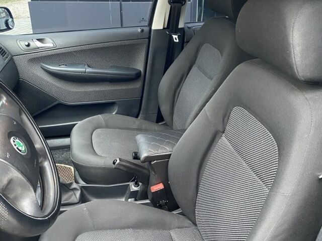 Серый Шкода Фабия, объемом двигателя 1.4 л и пробегом 293 тыс. км за 4200 $, фото 13 на Automoto.ua