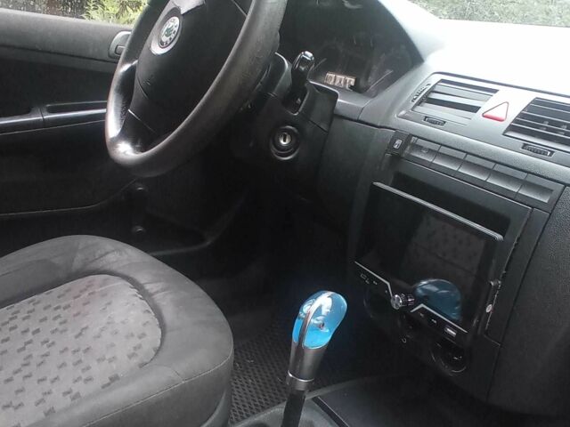 Серый Шкода Фабия, объемом двигателя 0 л и пробегом 33 тыс. км за 2950 $, фото 8 на Automoto.ua