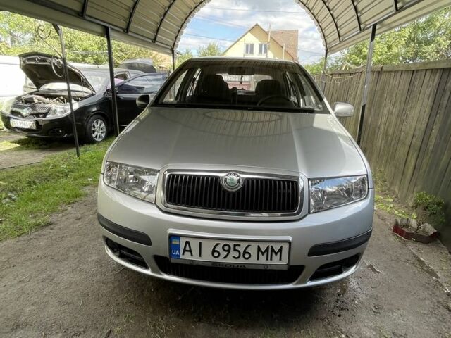 Серый Шкода Фабия, объемом двигателя 1.2 л и пробегом 227 тыс. км за 3500 $, фото 5 на Automoto.ua