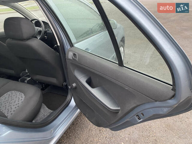Серый Шкода Фабия, объемом двигателя 1.4 л и пробегом 96 тыс. км за 4900 $, фото 21 на Automoto.ua