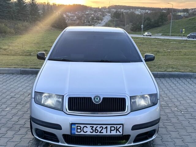 Сірий Шкода Фабія, об'ємом двигуна 1.2 л та пробігом 322 тис. км за 3150 $, фото 3 на Automoto.ua