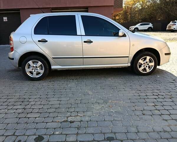 Шкода Фабия 2006 в Виннице на Automoto.ua Серый Шкода Фабия, объемом двигателя 1.39 л и пробегом 254 тыс. км за 4599 $, фото 7 на Automoto.ua