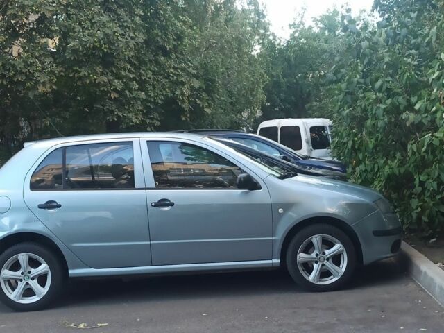Сірий Шкода Фабія, об'ємом двигуна 1.2 л та пробігом 213 тис. км за 3800 $, фото 1 на Automoto.ua