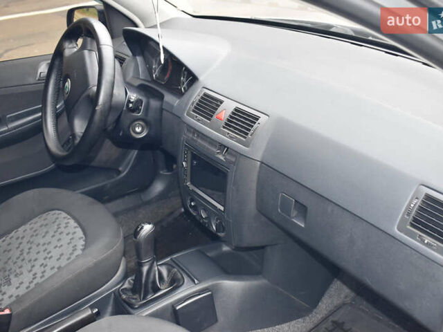 Серый Шкода Фабия, объемом двигателя 1.2 л и пробегом 240 тыс. км за 3500 $, фото 14 на Automoto.ua