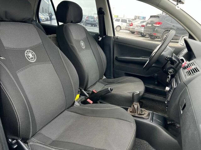 Серый Шкода Фабия, объемом двигателя 1.2 л и пробегом 243 тыс. км за 3390 $, фото 30 на Automoto.ua