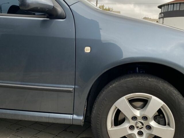 Серый Шкода Фабия, объемом двигателя 1.4 л и пробегом 293 тыс. км за 4200 $, фото 4 на Automoto.ua