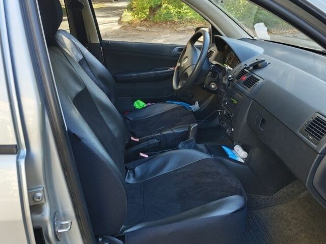 Серый Шкода Фабия, объемом двигателя 1.2 л и пробегом 178 тыс. км за 1200 $, фото 1 на Automoto.ua