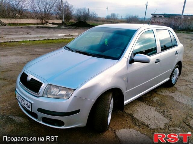 Серый Шкода Фабия, объемом двигателя 1.4 л и пробегом 0 тыс. км за 3700 $, фото 2 на Automoto.ua