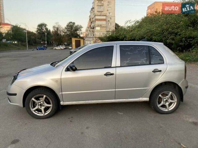 Сірий Шкода Фабія, об'ємом двигуна 1.2 л та пробігом 274 тис. км за 2900 $, фото 3 на Automoto.ua