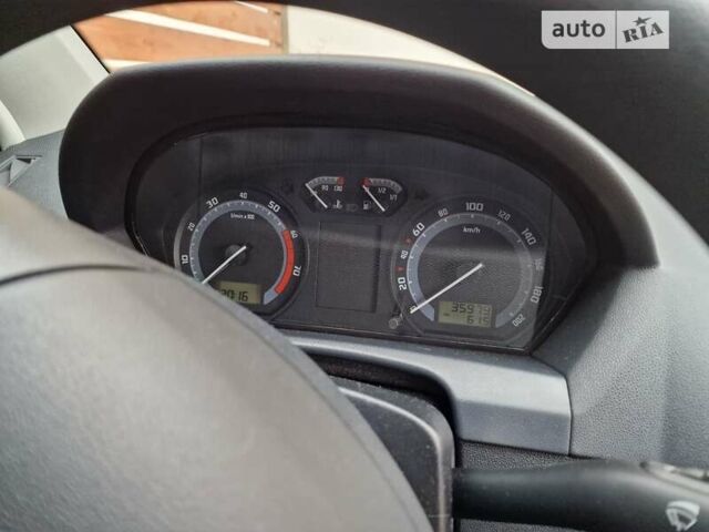 Сірий Шкода Фабія, об'ємом двигуна 1.39 л та пробігом 50 тис. км за 6700 $, фото 18 на Automoto.ua