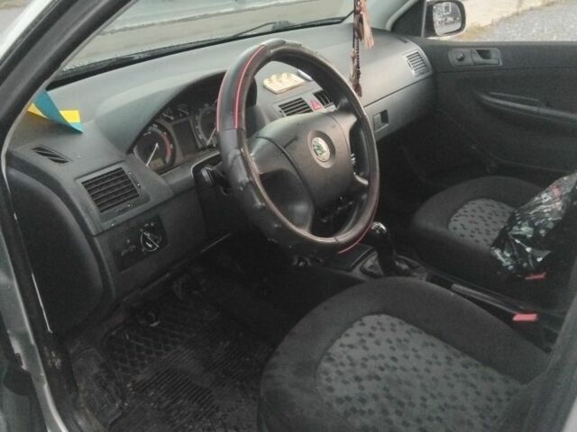 Серый Шкода Фабия, объемом двигателя 1.2 л и пробегом 167 тыс. км за 2700 $, фото 6 на Automoto.ua