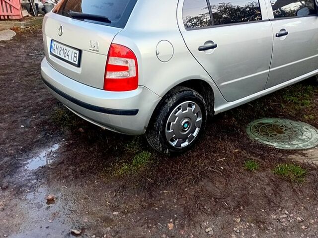 Серый Шкода Фабия, объемом двигателя 1.2 л и пробегом 235 тыс. км за 3000 $, фото 4 на Automoto.ua