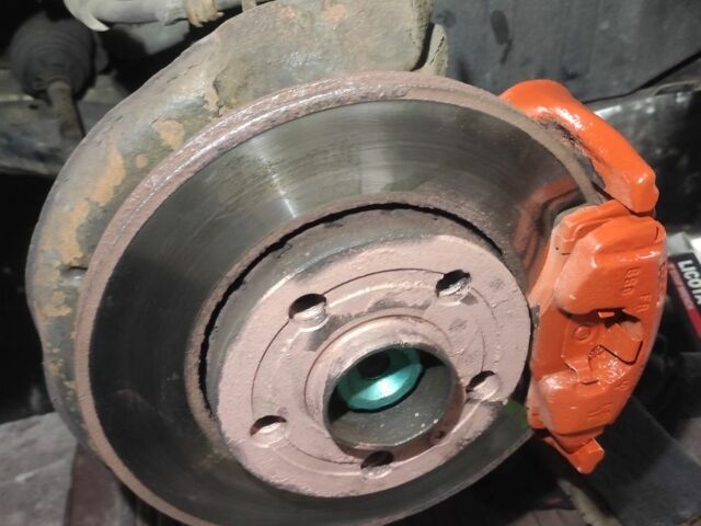 Серый Шкода Фабия, объемом двигателя 1.2 л и пробегом 327 тыс. км за 2999 $, фото 2 на Automoto.ua