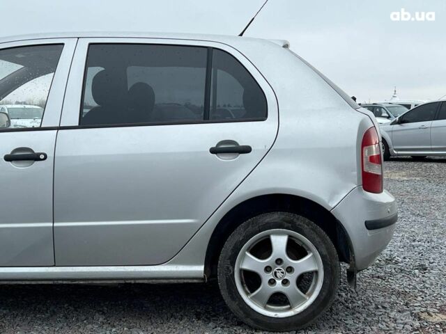Серый Шкода Фабия, объемом двигателя 1.2 л и пробегом 243 тыс. км за 3390 $, фото 3 на Automoto.ua