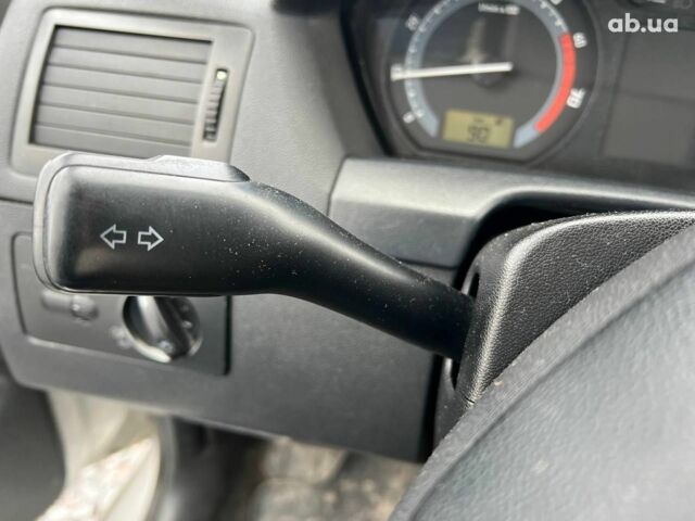 Серый Шкода Фабия, объемом двигателя 1.2 л и пробегом 243 тыс. км за 3390 $, фото 23 на Automoto.ua