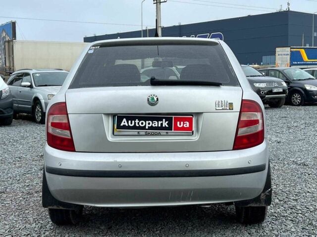 Серый Шкода Фабия, объемом двигателя 1.2 л и пробегом 243 тыс. км за 3390 $, фото 3 на Automoto.ua