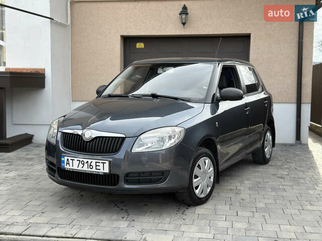 Серый Шкода Фабия, объемом двигателя 1.2 л и пробегом 179 тыс. км за 4299 $, фото 5 на Automoto.ua