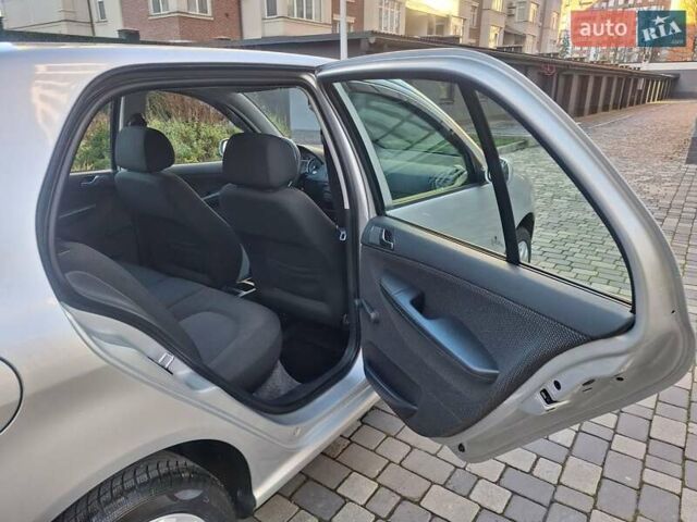 Серый Шкода Фабия, объемом двигателя 1.4 л и пробегом 116 тыс. км за 4650 $, фото 41 на Automoto.ua