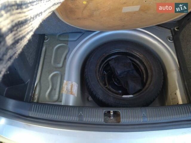 Серый Шкода Фабия, объемом двигателя 1.2 л и пробегом 195 тыс. км за 3900 $, фото 15 на Automoto.ua