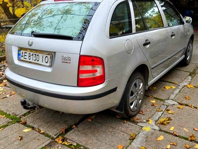 Серый Шкода Фабия, объемом двигателя 1.2 л и пробегом 140 тыс. км за 3500 $, фото 1 на Automoto.ua