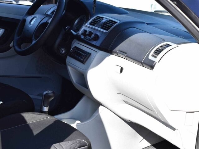 Серый Шкода Фабия, объемом двигателя 1.4 л и пробегом 201 тыс. км за 5450 $, фото 10 на Automoto.ua