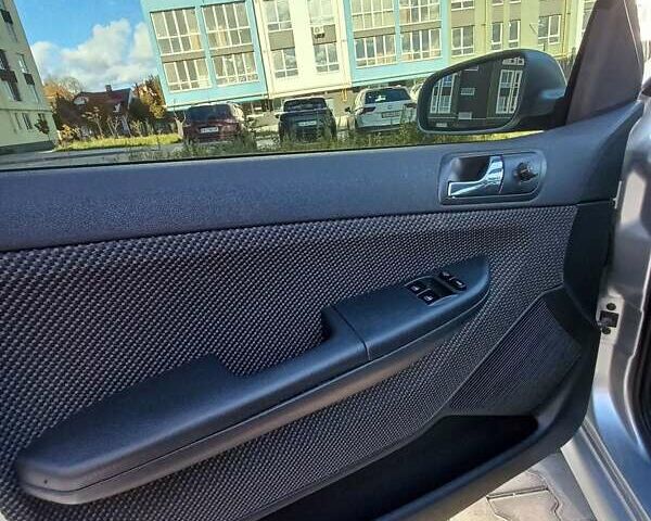 Сірий Шкода Фабія, об'ємом двигуна 1.39 л та пробігом 209 тис. км за 5400 $, фото 27 на Automoto.ua