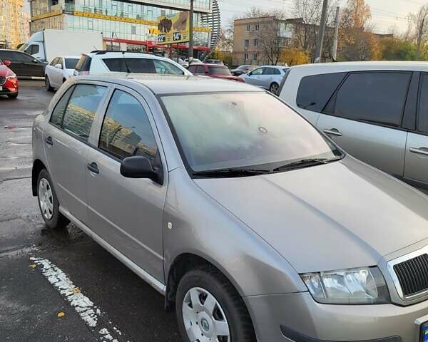 Шкода Фабія 2007 у Краматорске на Automoto.ua Сірий Шкода Фабія, об'ємом двигуна 1.2 л та пробігом 95 тис. км за 5350 $, фото 3 на Automoto.ua