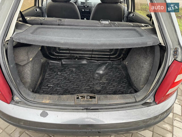Серый Шкода Фабия, объемом двигателя 1.2 л и пробегом 333 тыс. км за 2700 $, фото 3 на Automoto.ua