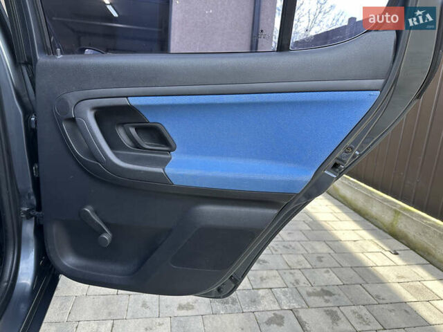 Серый Шкода Фабия, объемом двигателя 1.2 л и пробегом 179 тыс. км за 4299 $, фото 17 на Automoto.ua