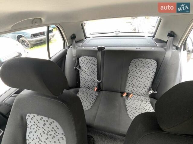 Шкода Фабия 2007 в Киеве на Automoto.ua Серый Шкода Фабия, объемом двигателя 1.2 л и пробегом 101 тыс. км за 4800 $, фото 15 на Automoto.ua