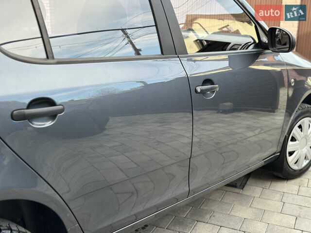 Серый Шкода Фабия, объемом двигателя 1.2 л и пробегом 179 тыс. км за 4299 $, фото 38 на Automoto.ua