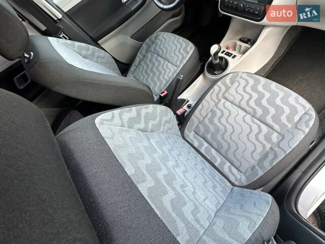 Серый Шкода Фабия, объемом двигателя 1.6 л и пробегом 236 тыс. км за 4850 $, фото 40 на Automoto.ua