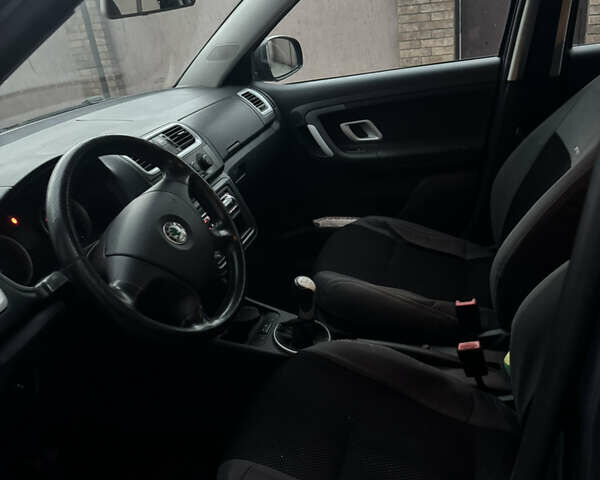 Сірий Шкода Фабія, об'ємом двигуна 1.4 л та пробігом 185 тис. км за 5700 $, фото 7 на Automoto.ua