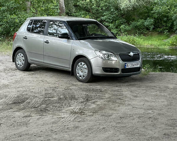 Сірий Шкода Фабія, об'ємом двигуна 1.2 л та пробігом 286 тис. км за 4000 $, фото 2 на Automoto.ua