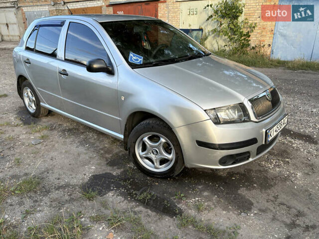 Серый Шкода Фабия, объемом двигателя 1.2 л и пробегом 318 тыс. км за 4500 $, фото 6 на Automoto.ua