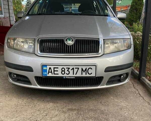 Шкода Фабия 2007 в Каменское - Днепродзержинск на Automoto.ua Серый Шкода Фабия, объемом двигателя 1.2 л и пробегом 122 тыс. км за 4923 $, фото 10 на Automoto.ua