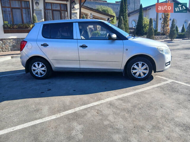 Серый Шкода Фабия, объемом двигателя 1.2 л и пробегом 144 тыс. км за 4700 $, фото 6 на Automoto.ua