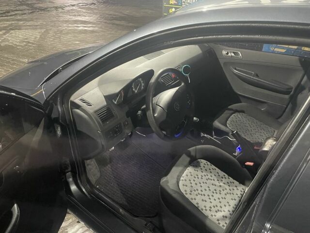 Серый Шкода Фабия, объемом двигателя 1.2 л и пробегом 145 тыс. км за 3900 $, фото 12 на Automoto.ua