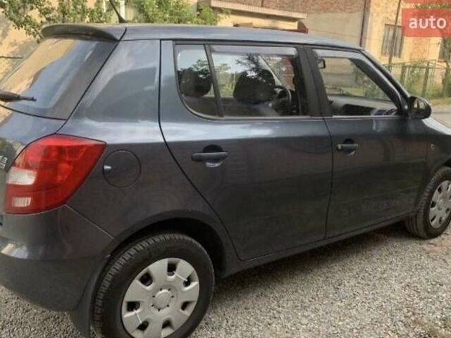 Серый Шкода Фабия, объемом двигателя 1.2 л и пробегом 82 тыс. км за 4350 $, фото 3 на Automoto.ua