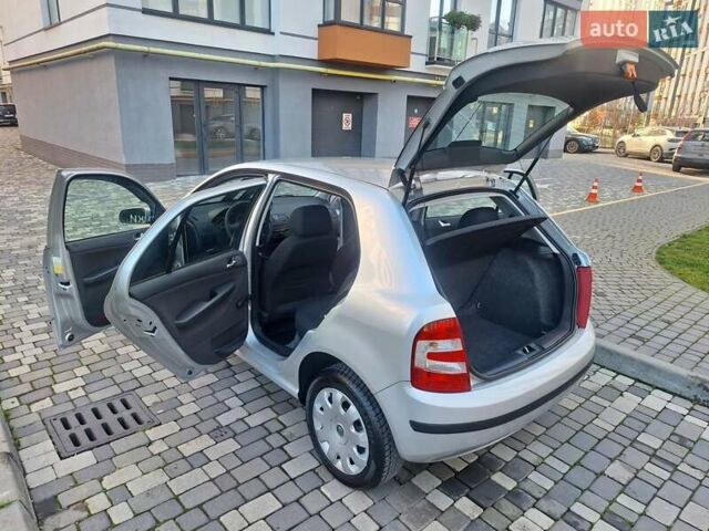 Серый Шкода Фабия, объемом двигателя 1.4 л и пробегом 116 тыс. км за 4650 $, фото 29 на Automoto.ua