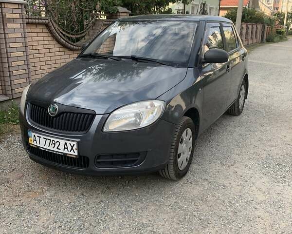Серый Шкода Фабия, объемом двигателя 1.2 л и пробегом 80 тыс. км за 4700 $, фото 4 на Automoto.ua