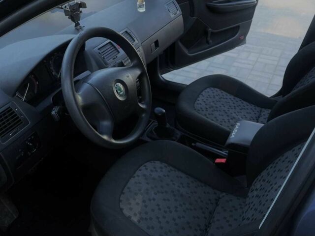 Сірий Шкода Фабія, об'ємом двигуна 0 л та пробігом 229 тис. км за 3750 $, фото 3 на Automoto.ua